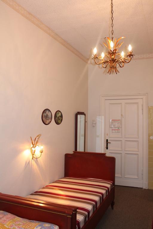 Hotel Pension Columbus Am Kurfurstendamm Berlim Exterior foto