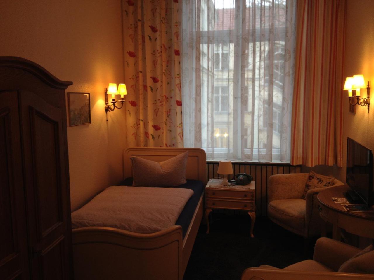 Hotel Pension Columbus Am Kurfurstendamm Berlim Exterior foto